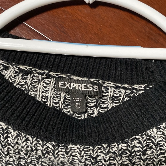 Express multicolor knit (EUC) - Picture 4 of 4